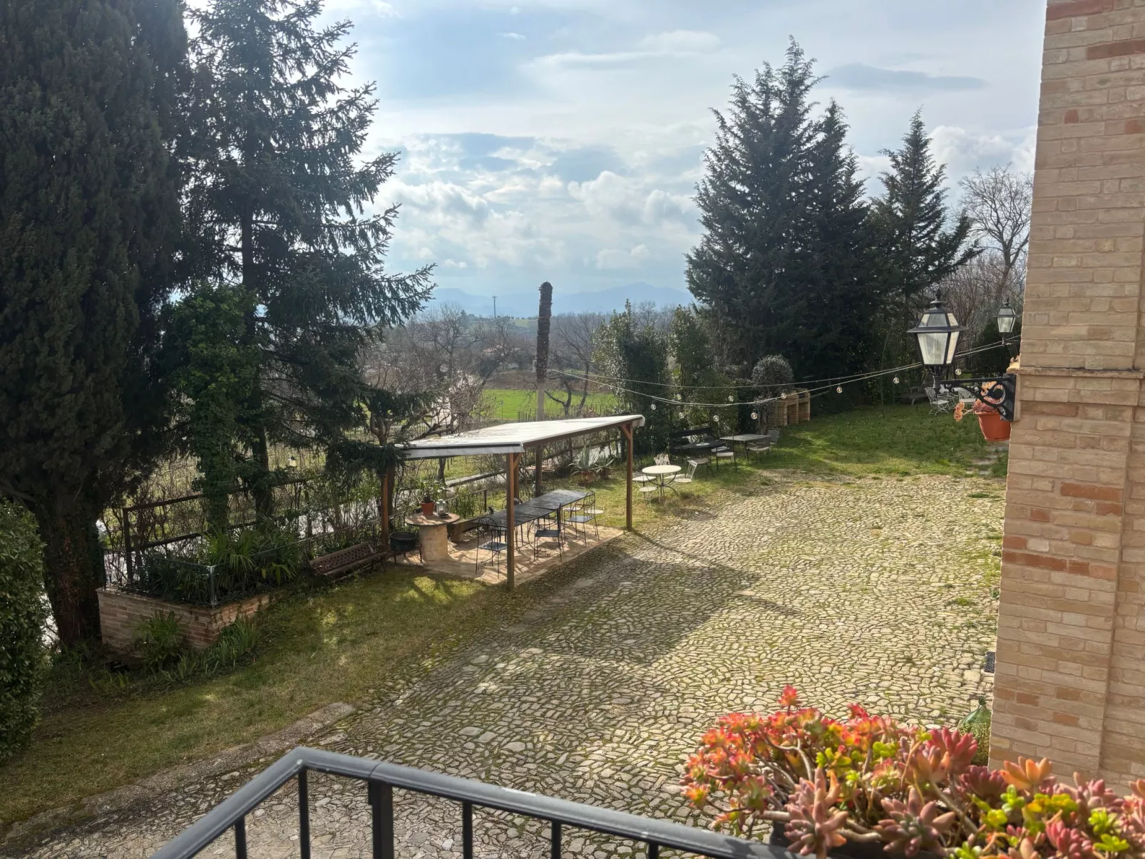 Grünes Appartement-Buiten