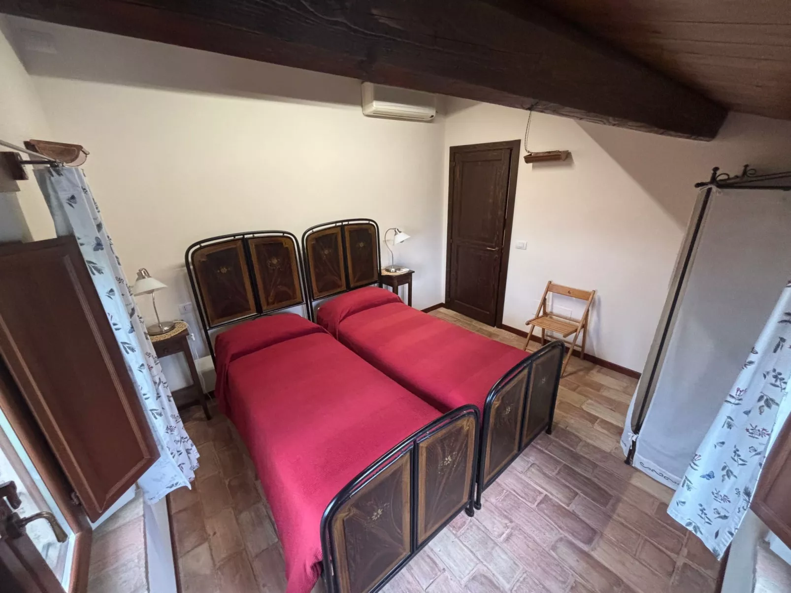 Rote Wohnung Bauernhaus-Binnen