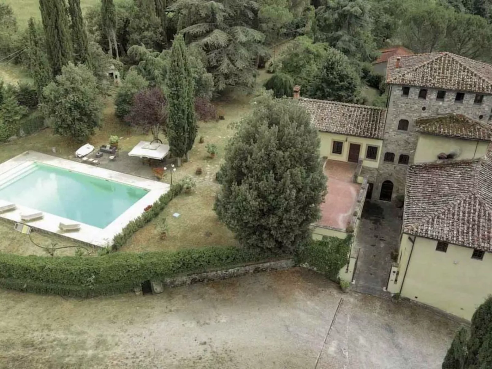 Wunderschöne Villa mit atemberaubender Aussicht und privatem Pool-Image-tags.info