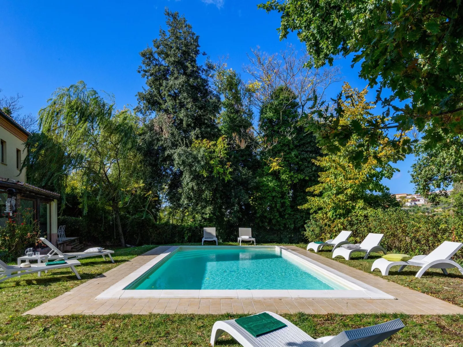 Licht unter den Buchen, Marche Urlaub, privater Pool-Image-tags.info