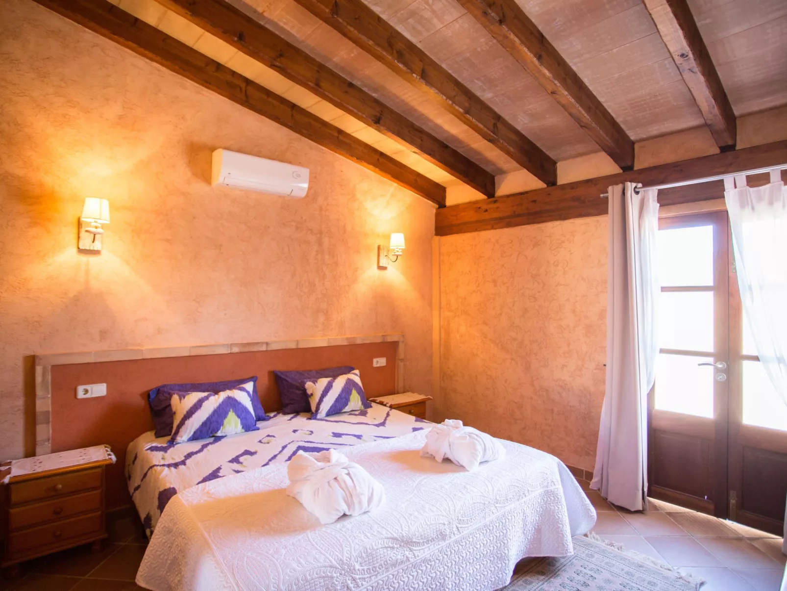 Finca mit Tennisplatz und Schwimmbad-Binnen