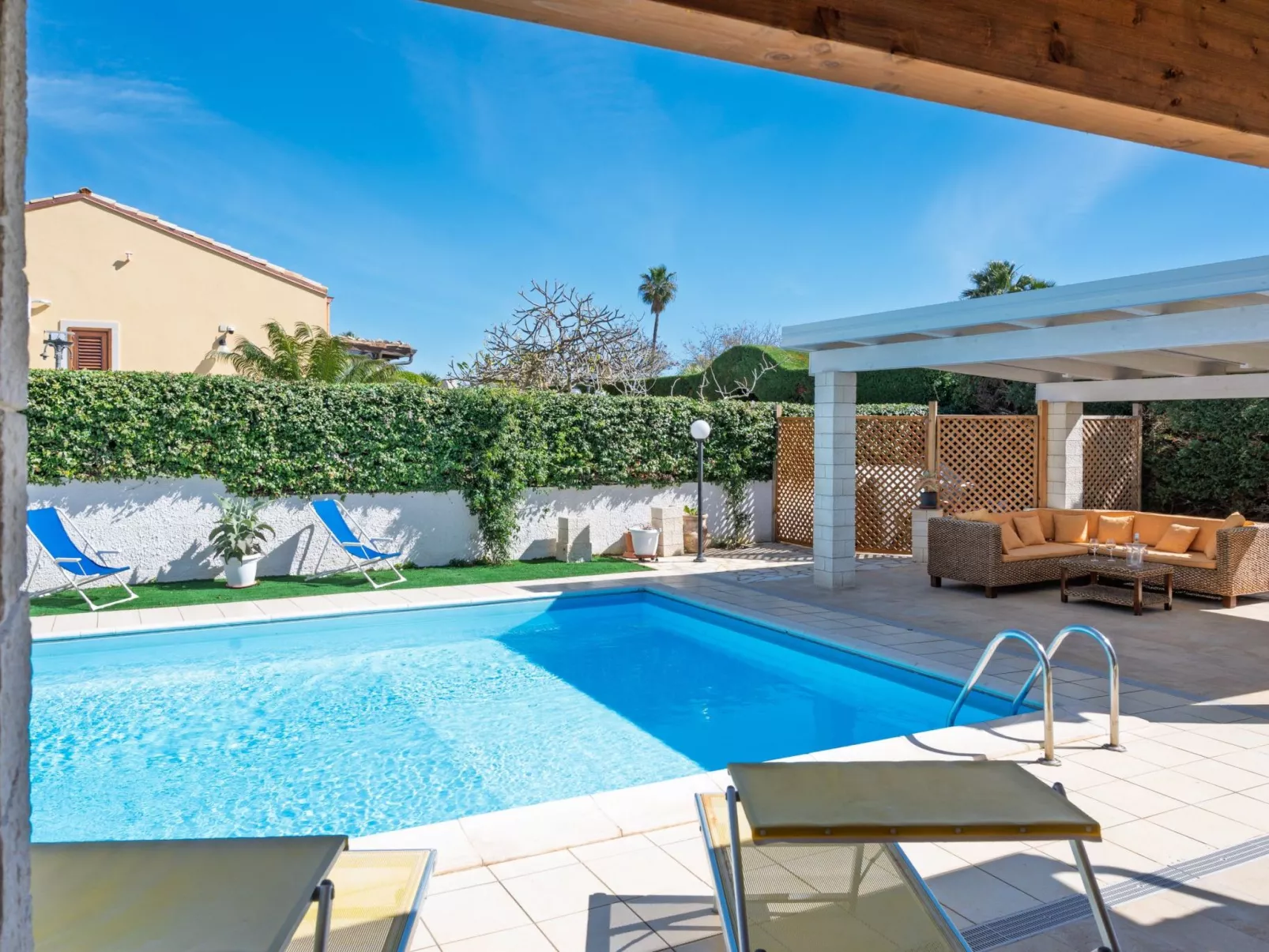 Sterlizia, Villa mit Pool in Meeresnähe-Image-tags.info