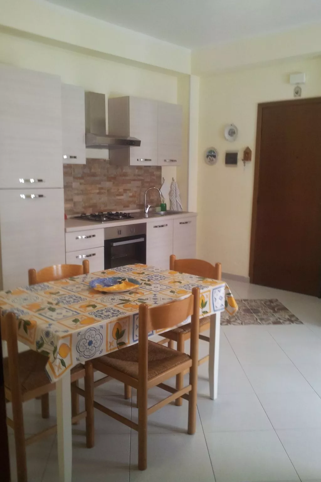 Gemütliche Wohnung in Borgo-Sanzio mit Privatparkplatz-Image-tags.info