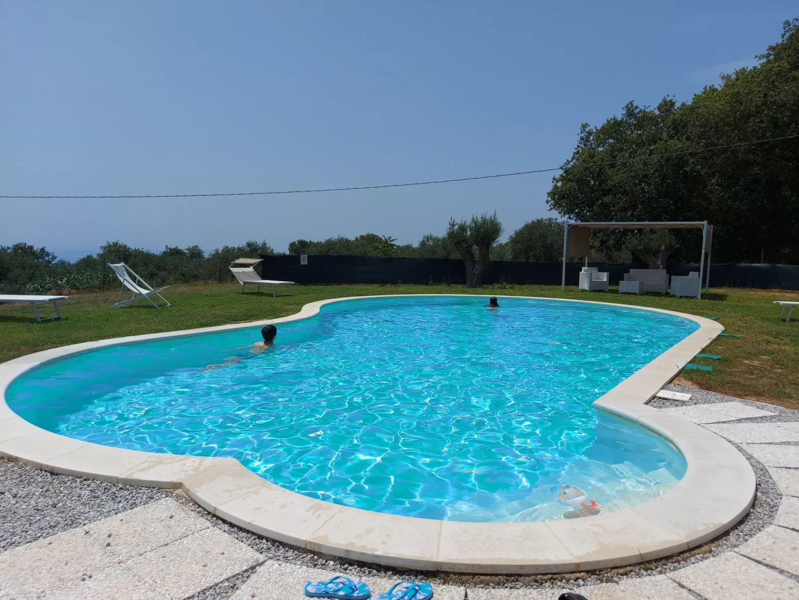 Villa im Grünen mit Schwimmbad, in der Nähe des Meeres-Buiten