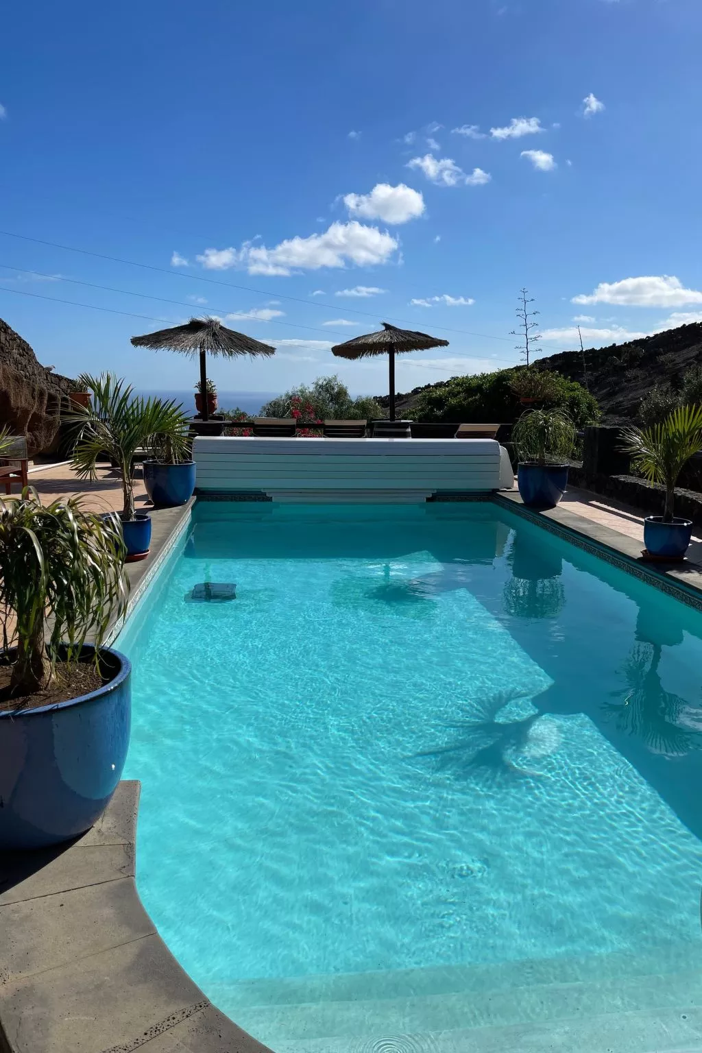 Castillo Bailey-Buiten