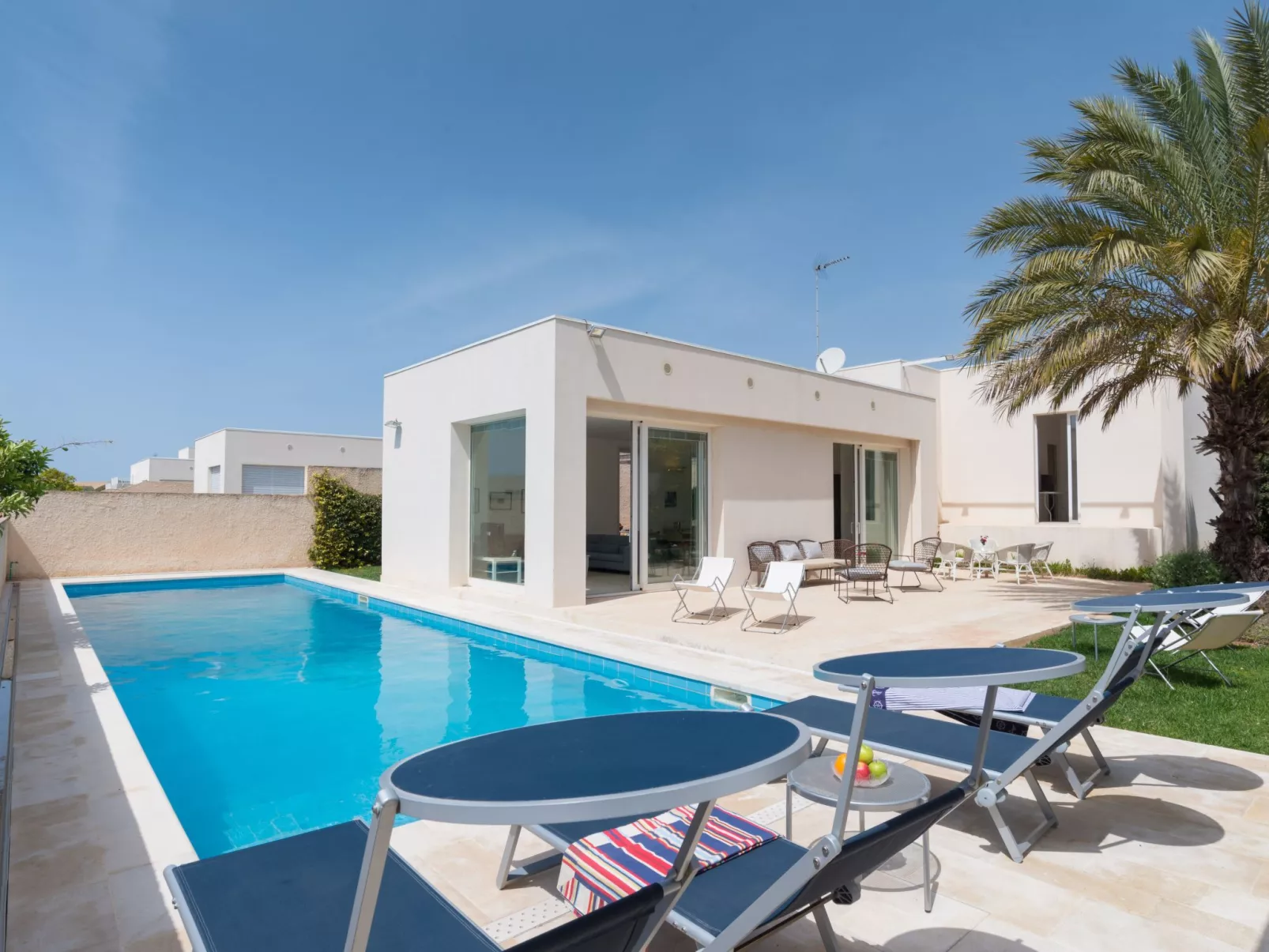 In Ragusa mit Möblierter Terrasse-Buiten