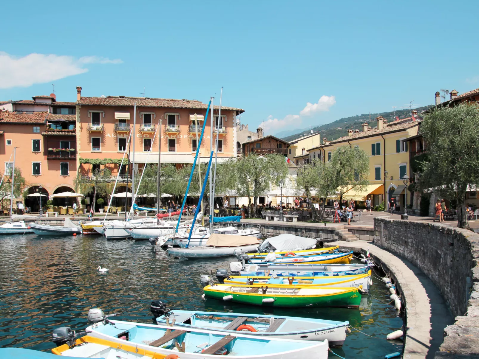 Flacher Sonnenuntergang-Omgeving