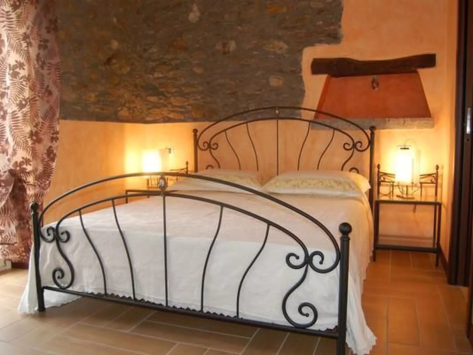 Rustikales Haus in ruhiger Lage mit  Seesicht-Binnen