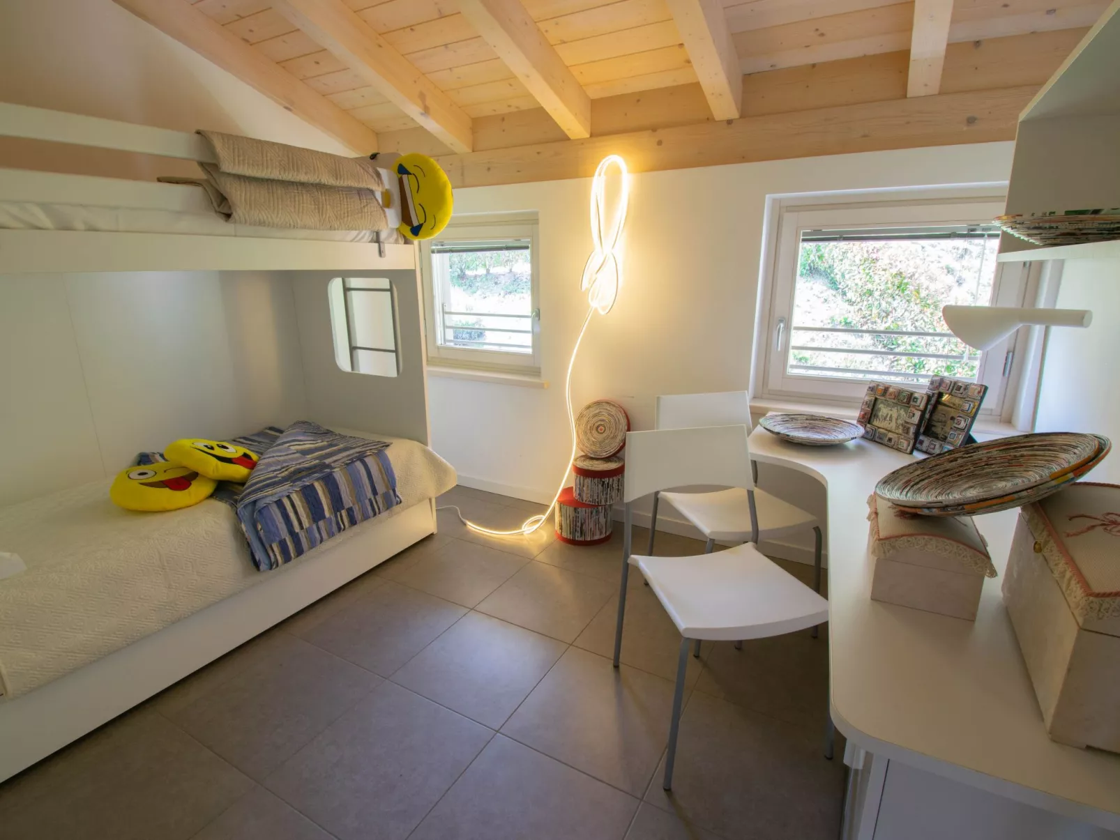 Terrazza a Lago - Dreizimmerwohnung mit Terrasse und Schwimmbad