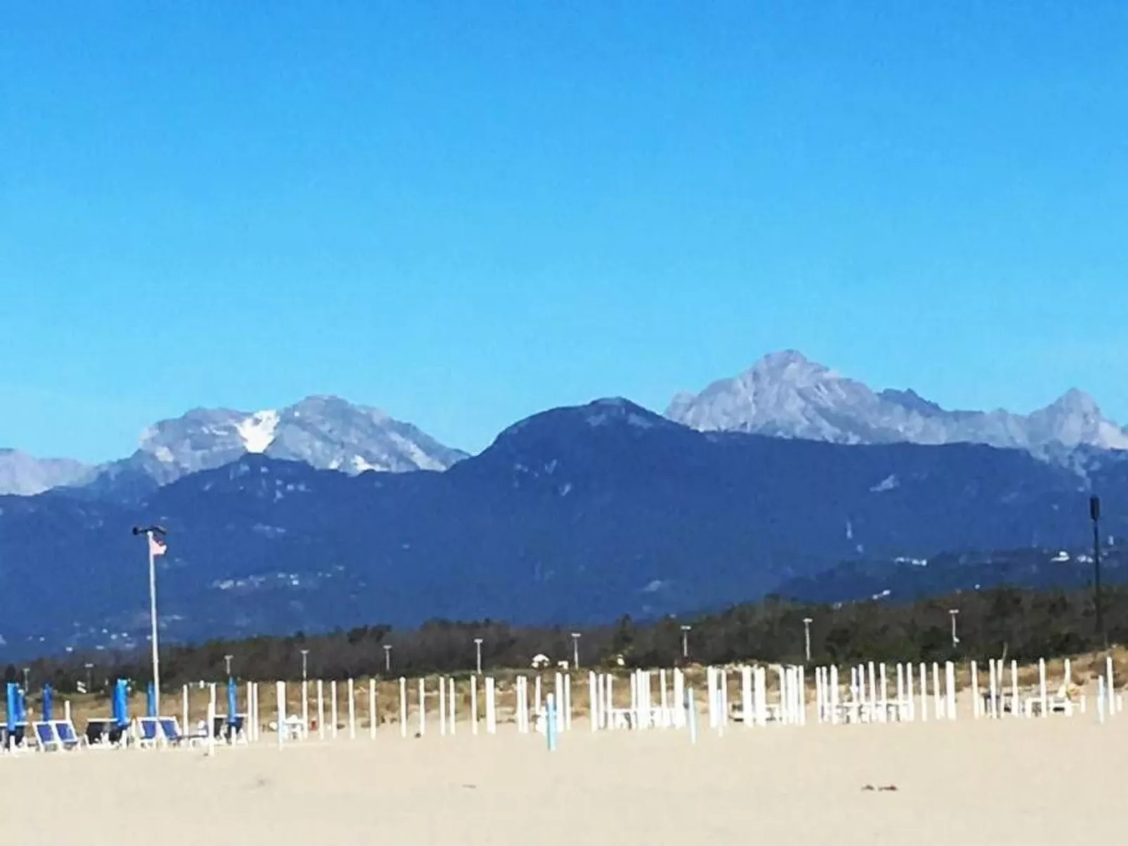 Mobilheim auf einem Campingplatz in der Nähe des Meeres und Pisa-Buiten