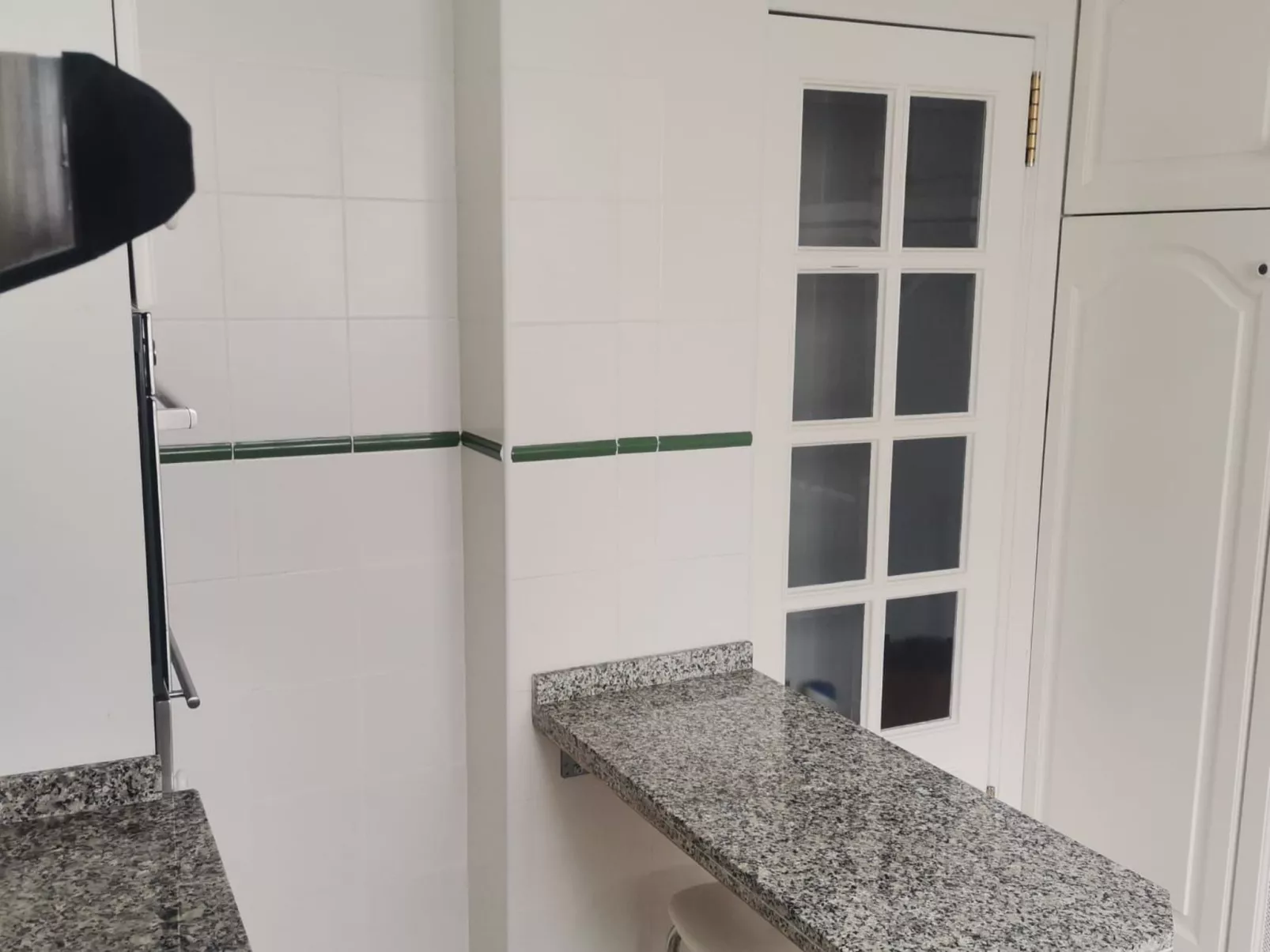 Penthouse mit drei Schlafzimmern in der Nähe von natürlichen Schwimmbädern-Binnen