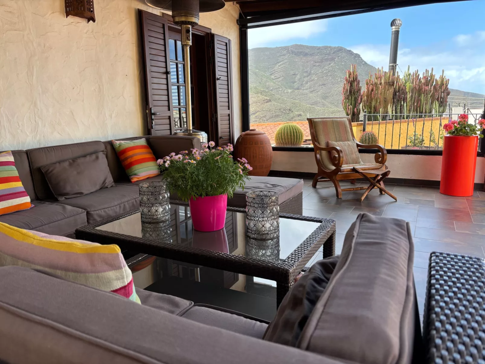 Haus mit Jacuzzi, Blick auf Berge, Meer und Ents-Binnen