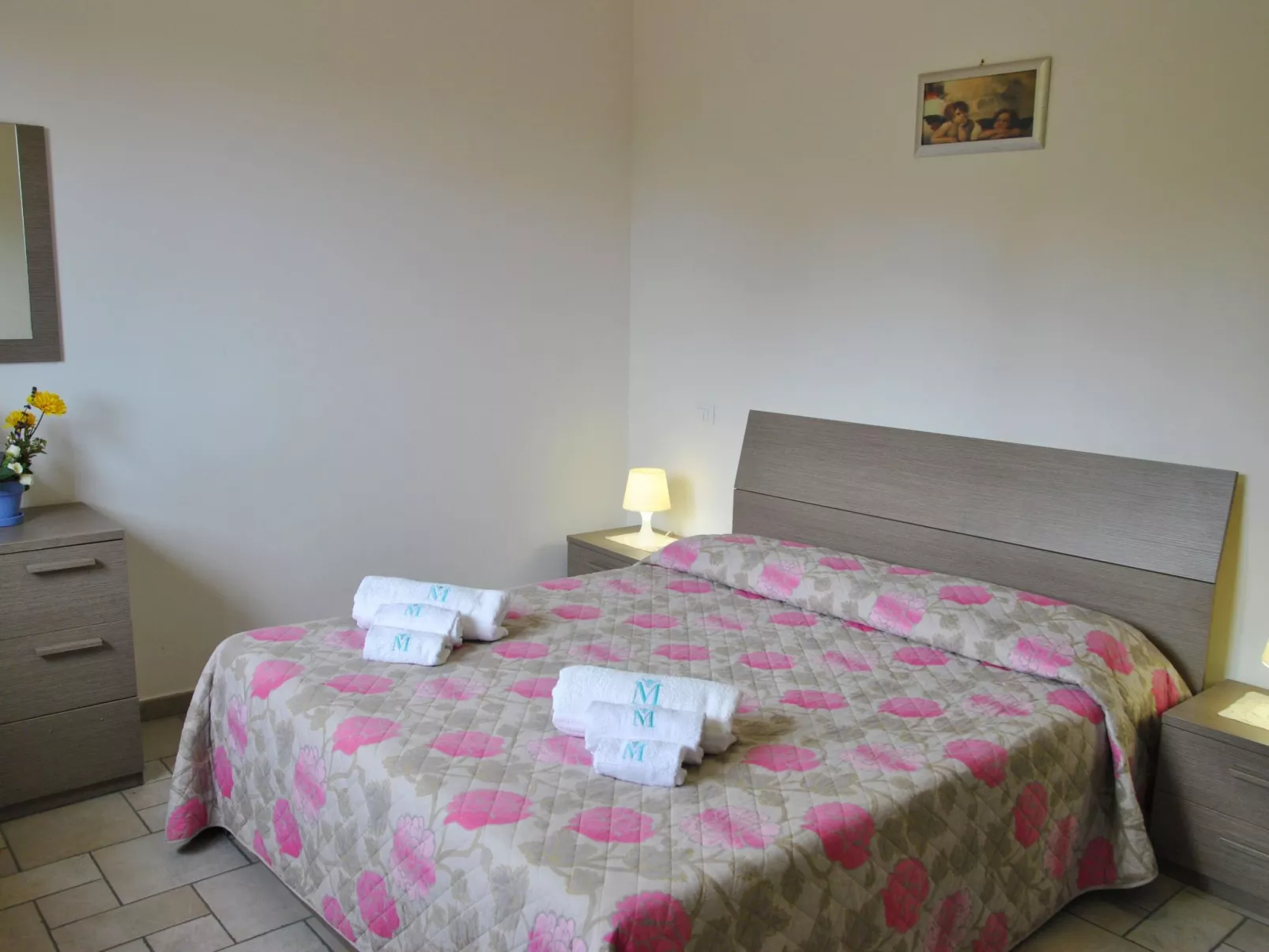 Doppelhaushälfte mit Gemeinschaftspool-Binnen