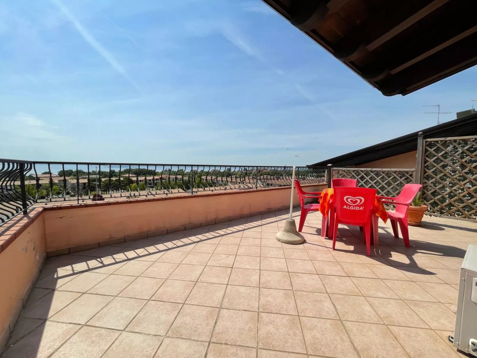 Wohnung in Solarolo mit privatem Parkplatz-Buiten