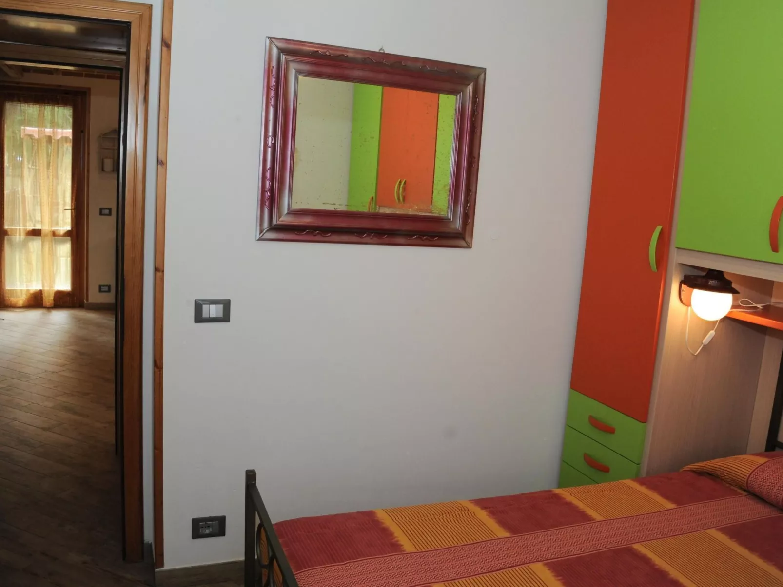 Erdgeschosswohnung mit privatem Garten-Binnen