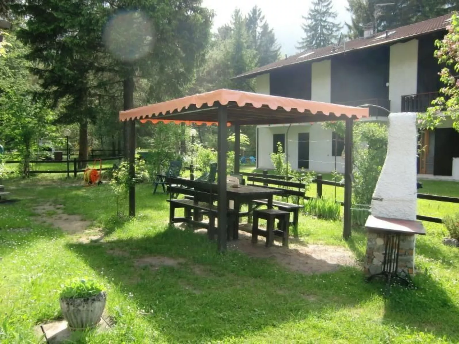 2-stöckige Wohnung mit privatem Garten-Buiten