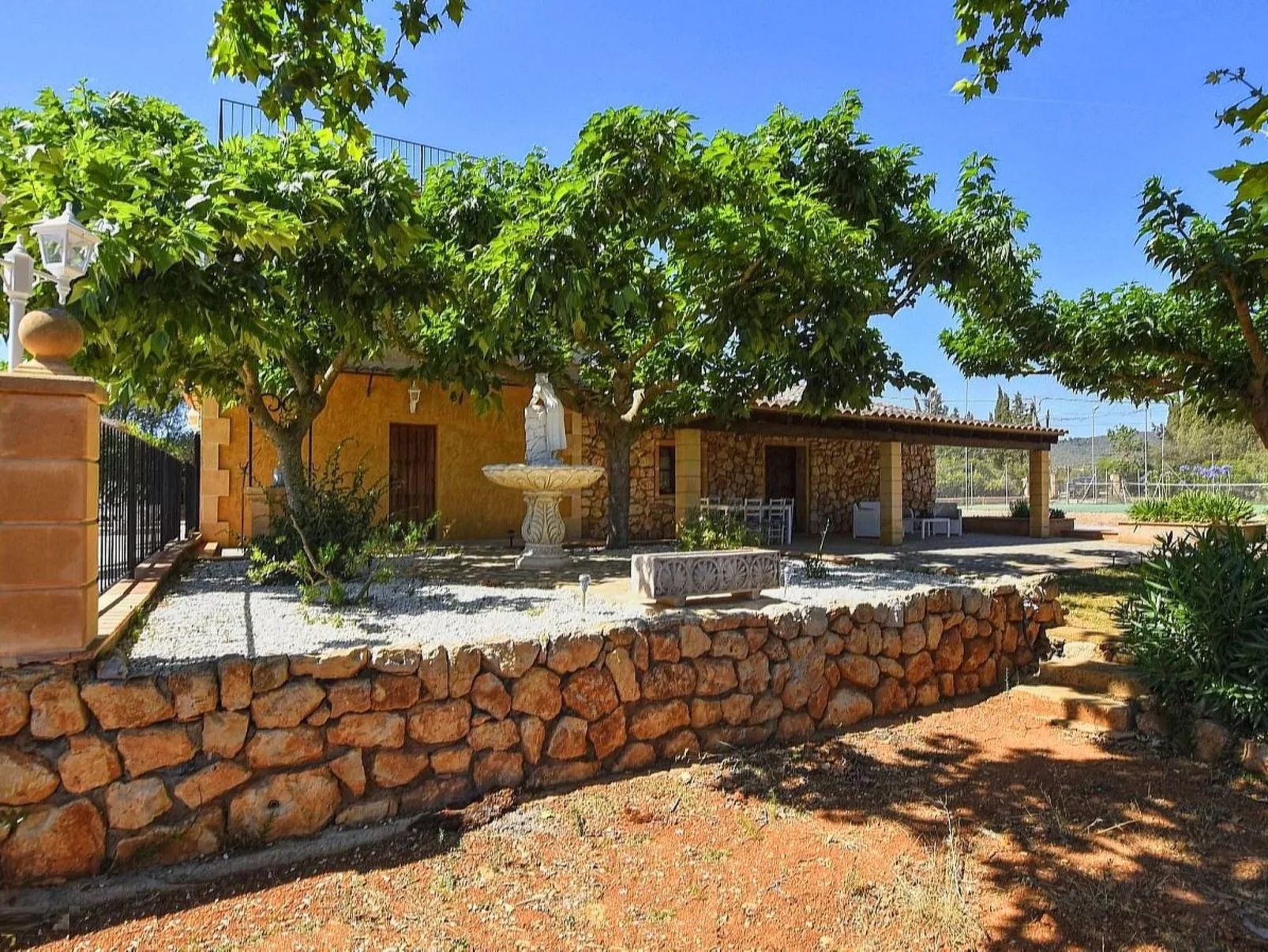 Finca mit Schwimmbad und in der Nähe des Rafal Nadal Zentrums-Buiten