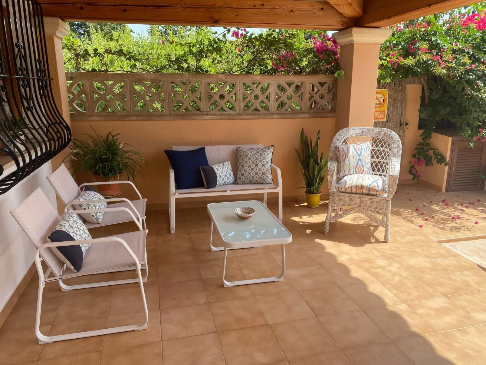 Finca mit Garten, Grill und Terrasse-Buiten