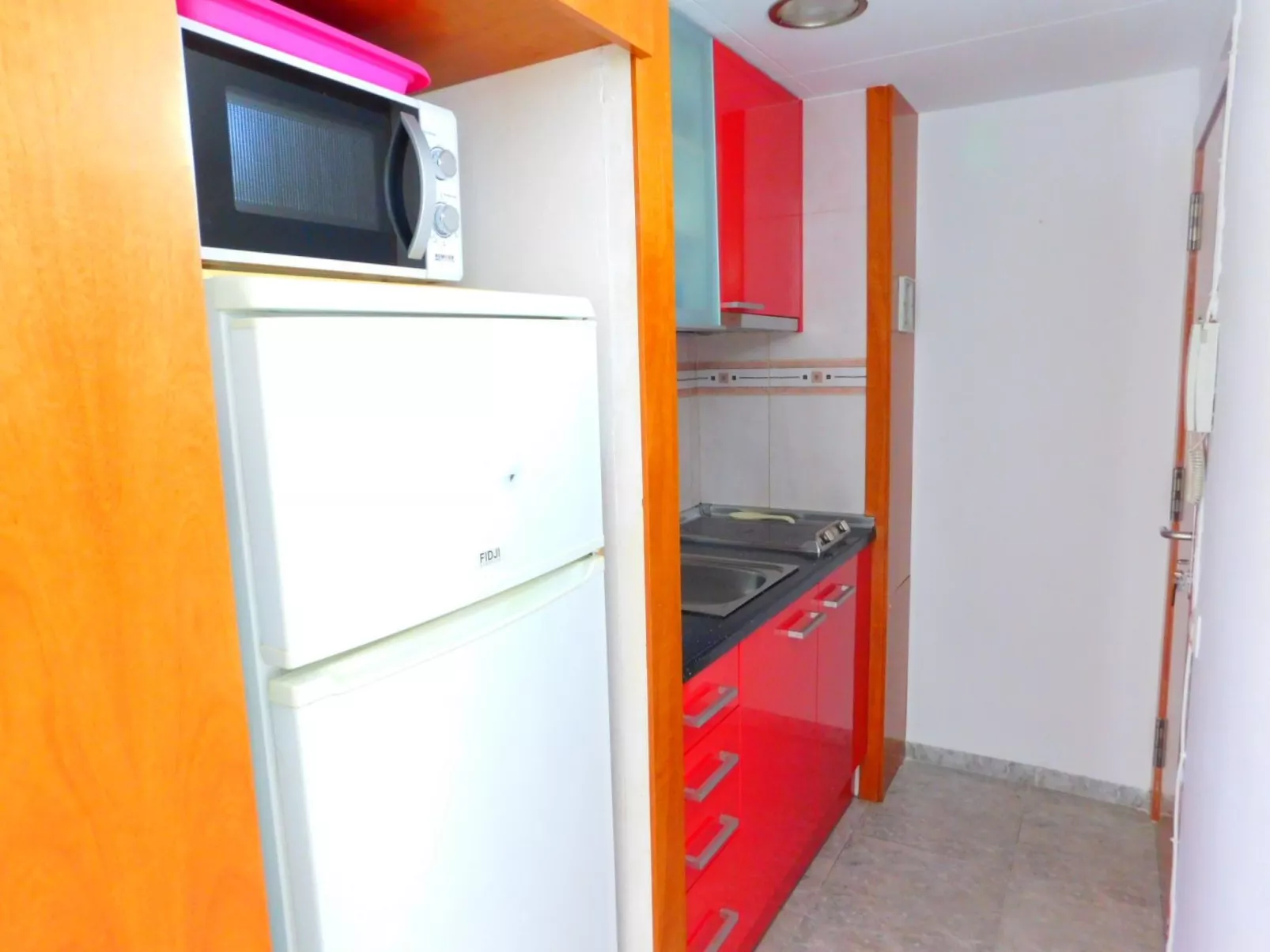 A-241 Saisonale Vermietung Studio Roses - Binnen