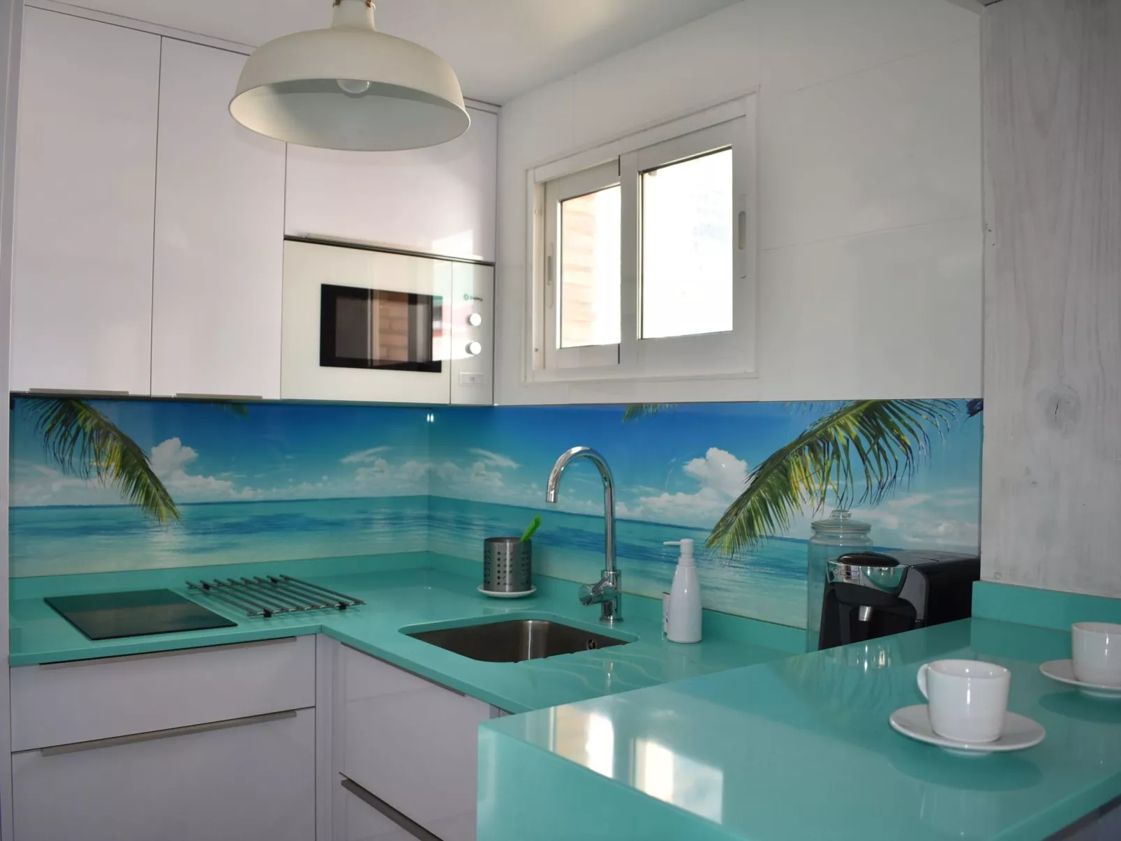 Helle und renovierte Ferienwohnung mit Balkon und tollem Blick auf das Meer - Binnen