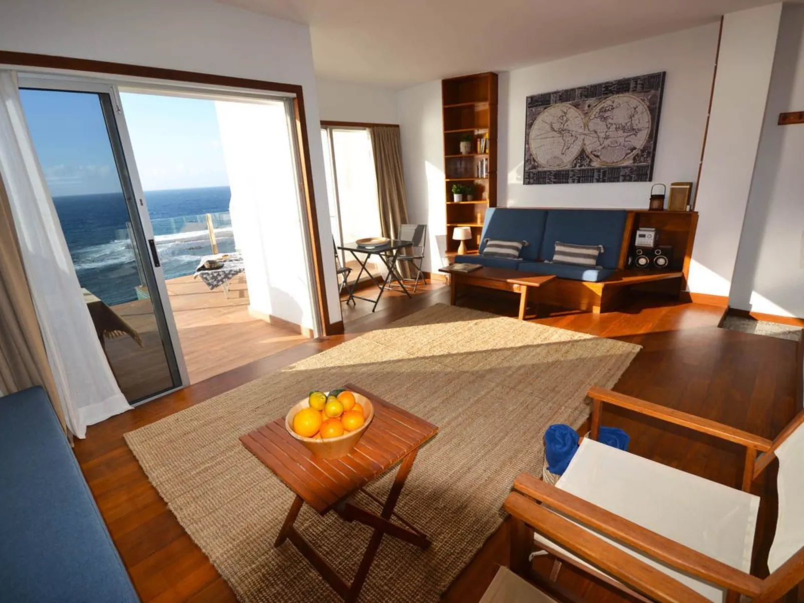 Wohnung mit privater Terrasse und Meerblick-Binnen