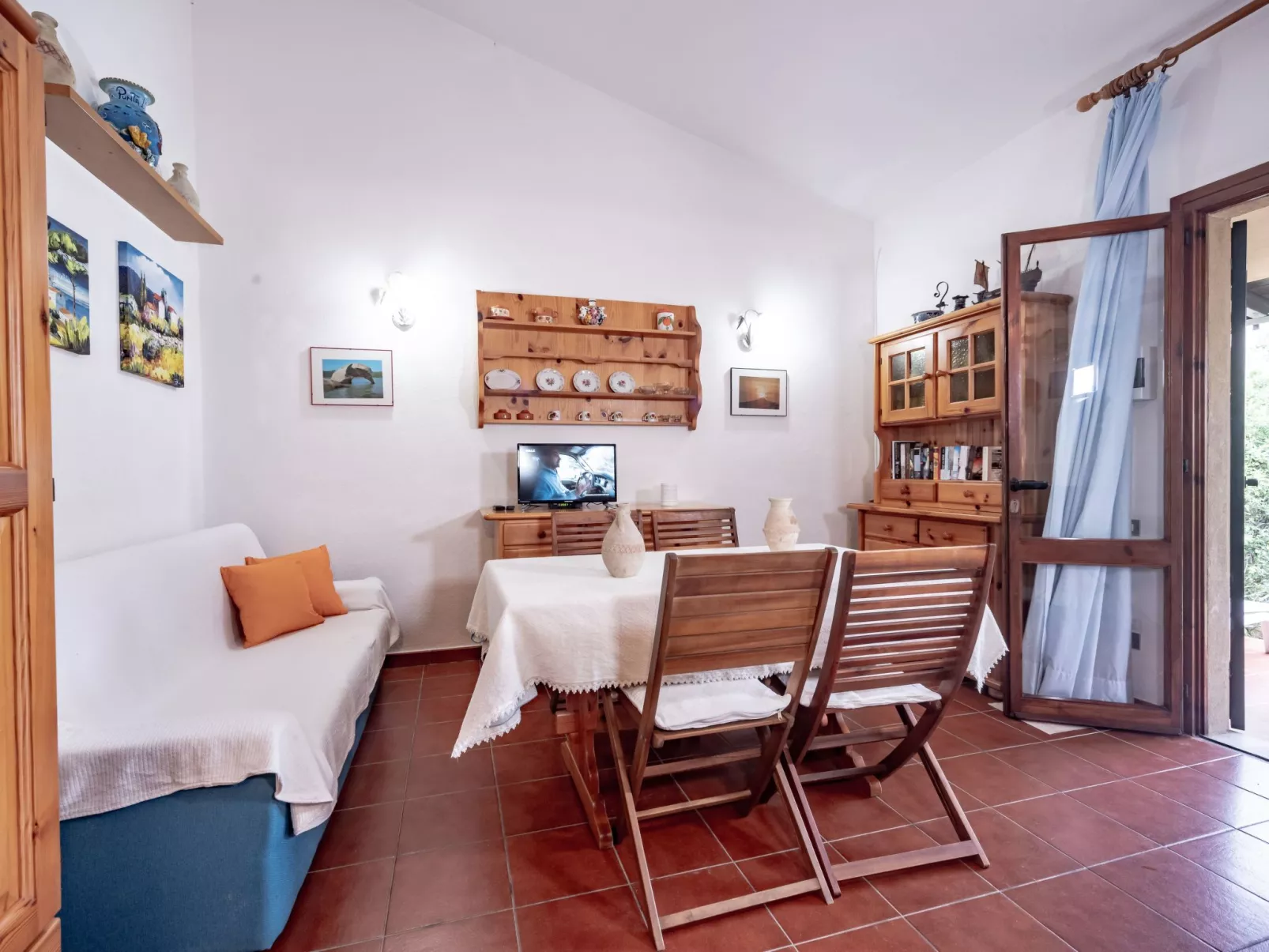 Gepflegtes Ferienhaus in Laufnähe zum Strand und mit gehobener Ausstattung-Binnen