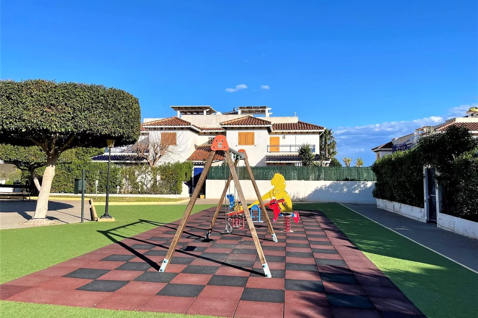 Apartamento planta 1ª o 2ª con terraza