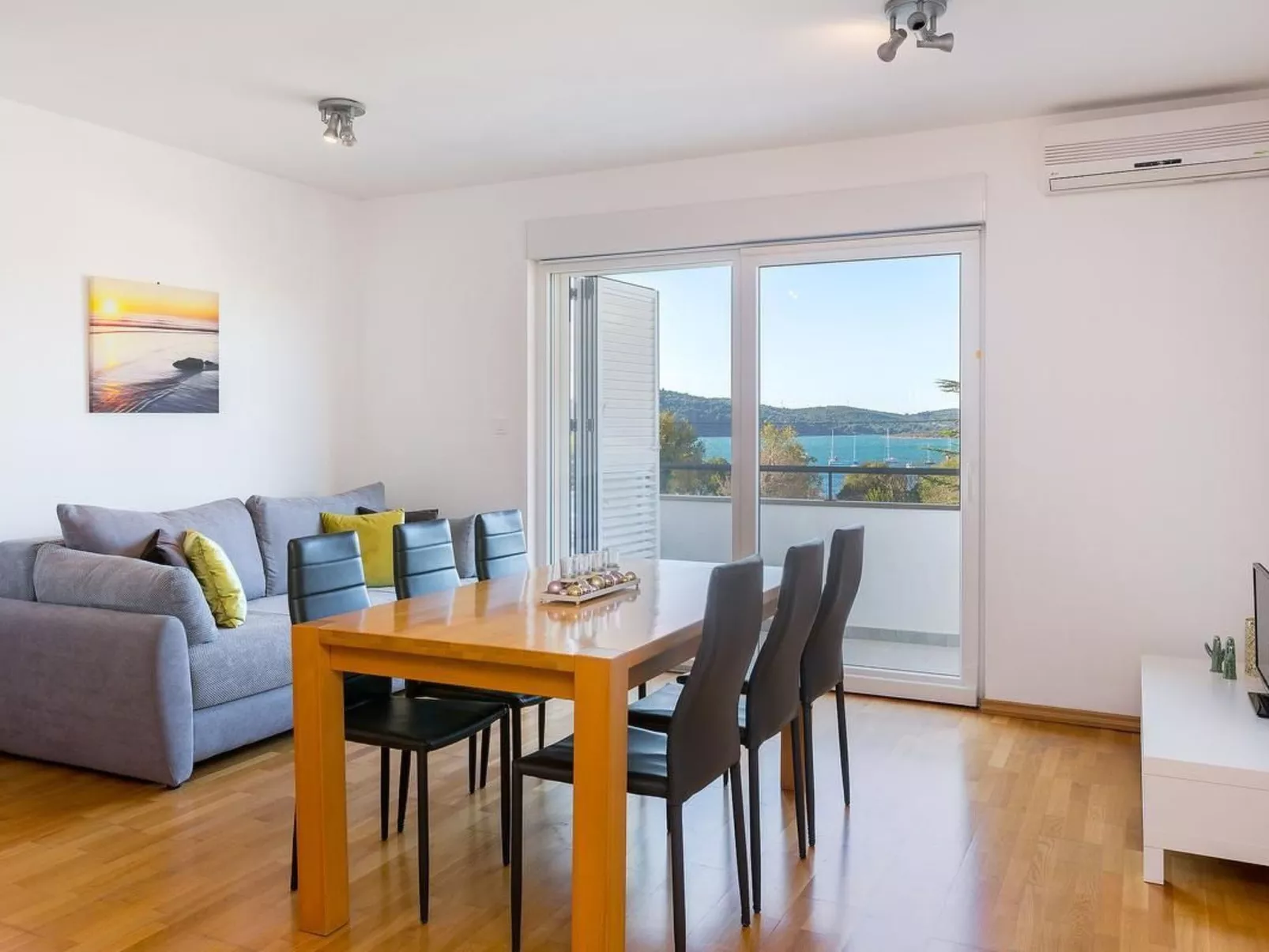 Für 6 Personen ca. 58 m&sup2; in Medulin, Istrien (Medulin und Umgebung)-Image-tags.info