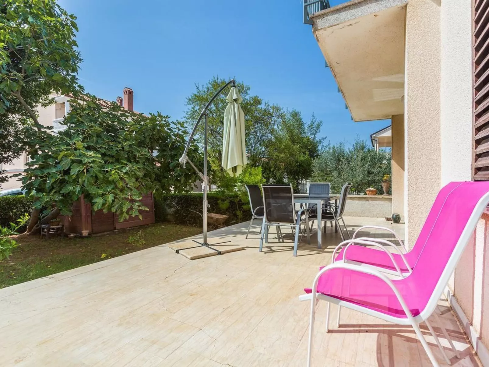 Ferienvilla "Romana" mit Blick auf das Wasser - Buiten