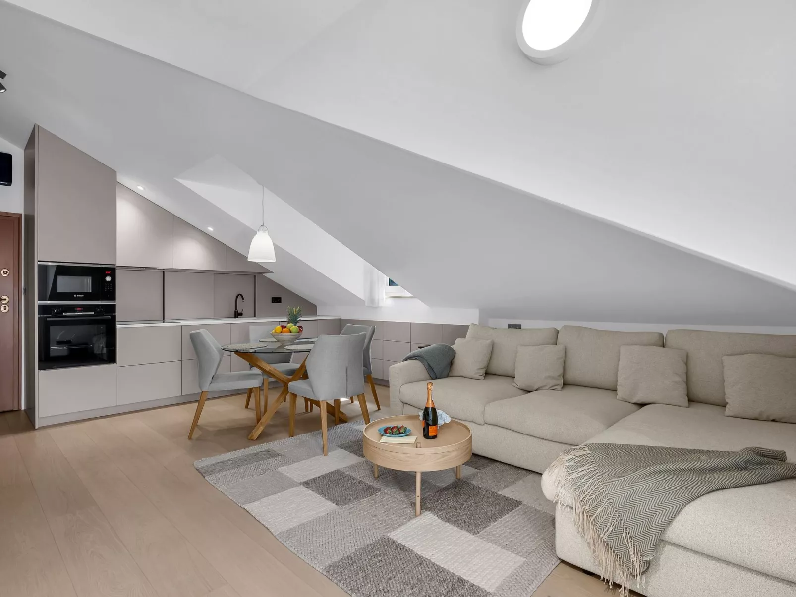 Penthouse Nikolina-50m to beach-Image-tags.info