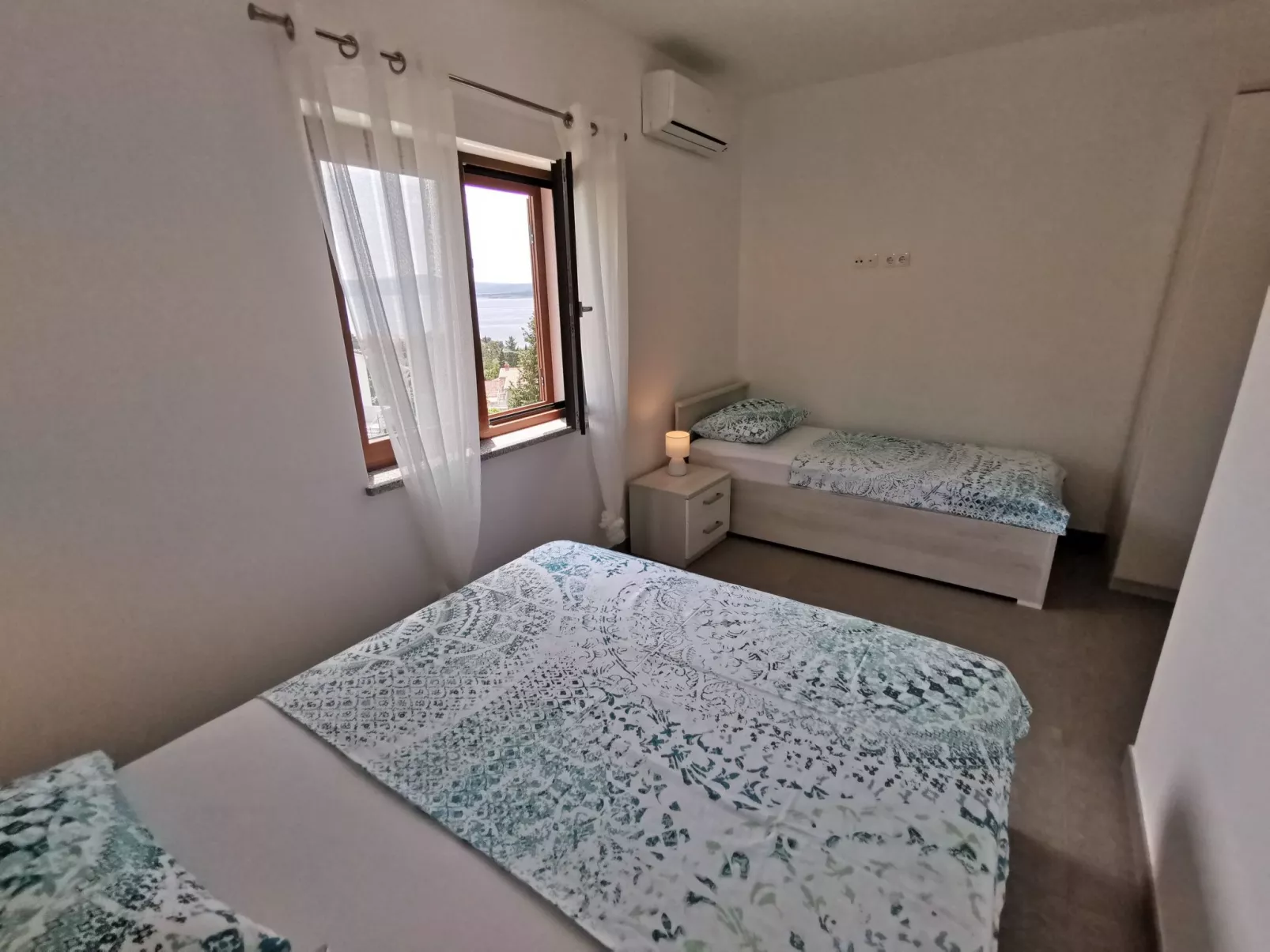 Wohnung in Crikvenica mit Terrasse und Meerblick-Binnen