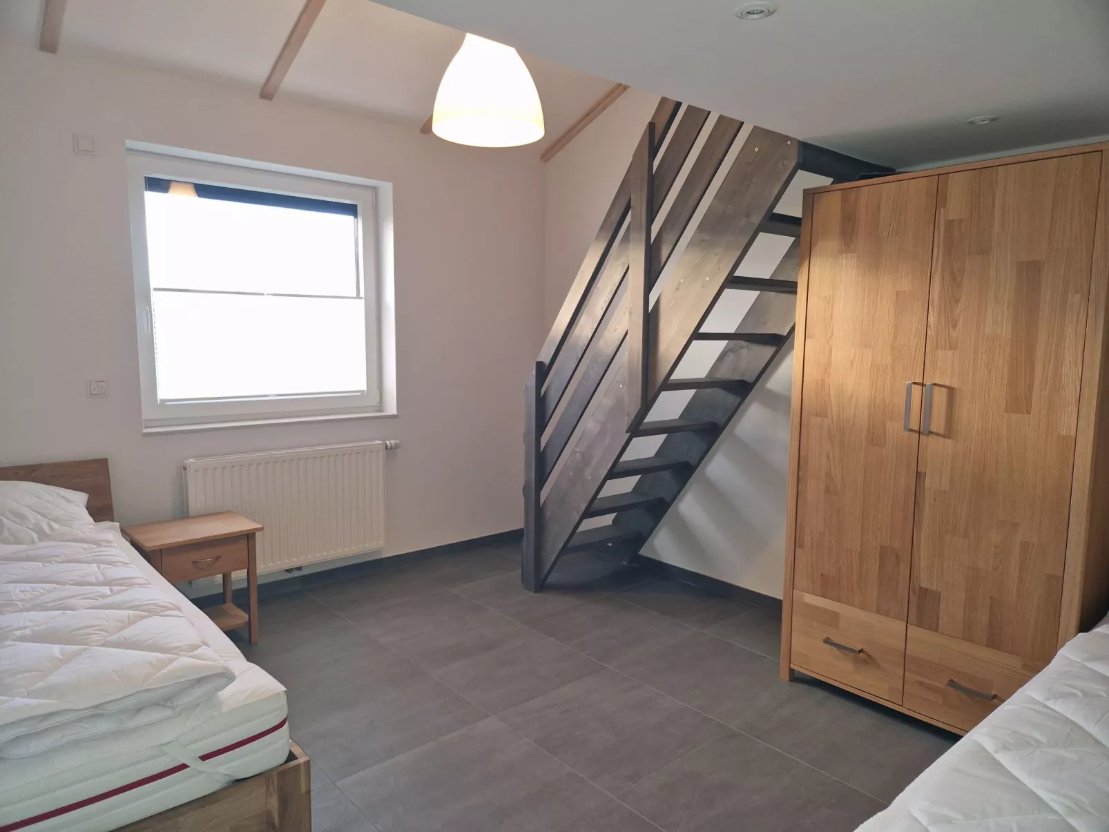 G28 Eingezäuntes Ferienhaus mit Infrarotkabine-Binnen