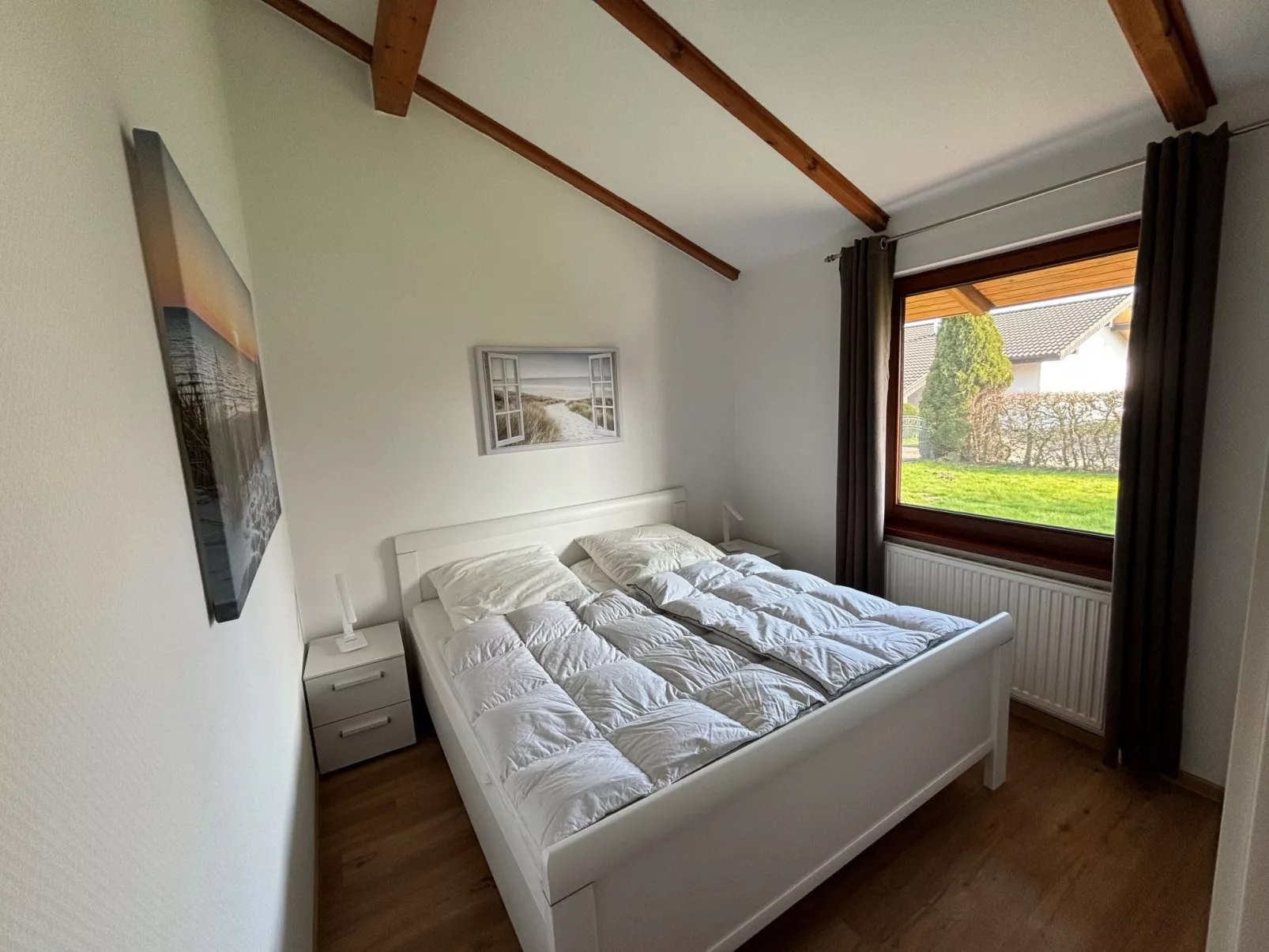 J10 Eingefriedetes Ferienhaus in Eckwarderhörne - Binnen