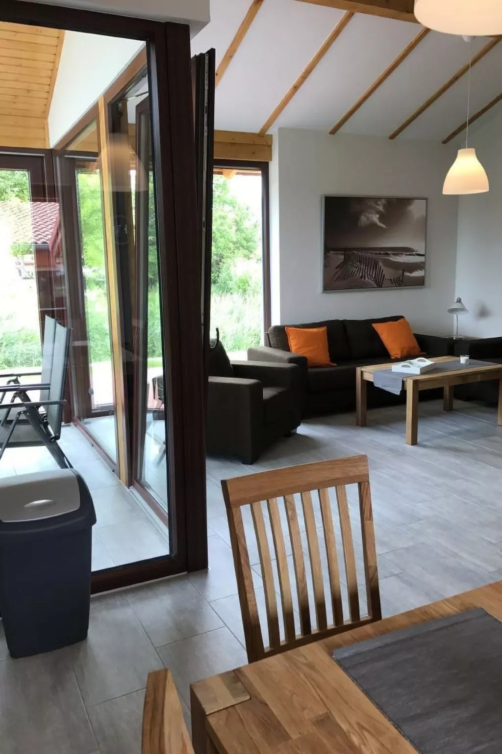 E17 Ferienhaus mit Wintergarten und Terrasse-Binnen