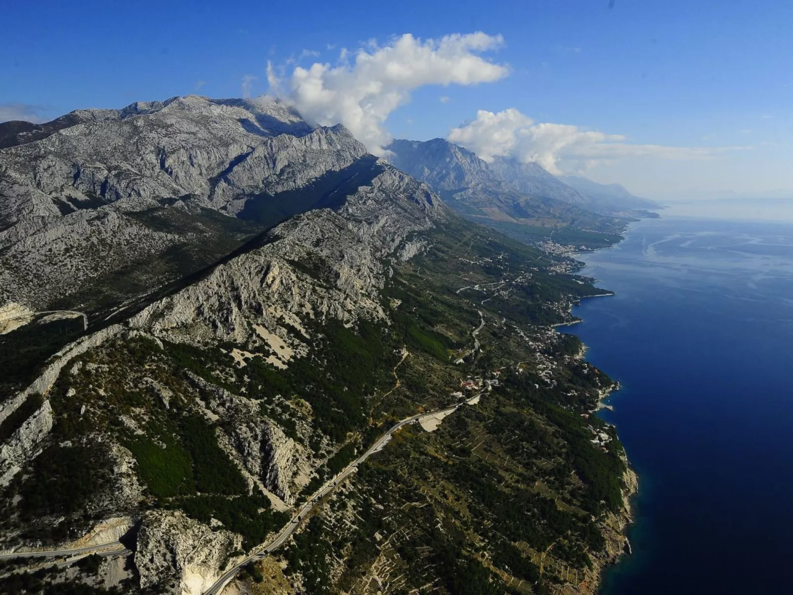 Villa Ivy mit perfekter Privatsphäre, Pool, Sauna - Buiten