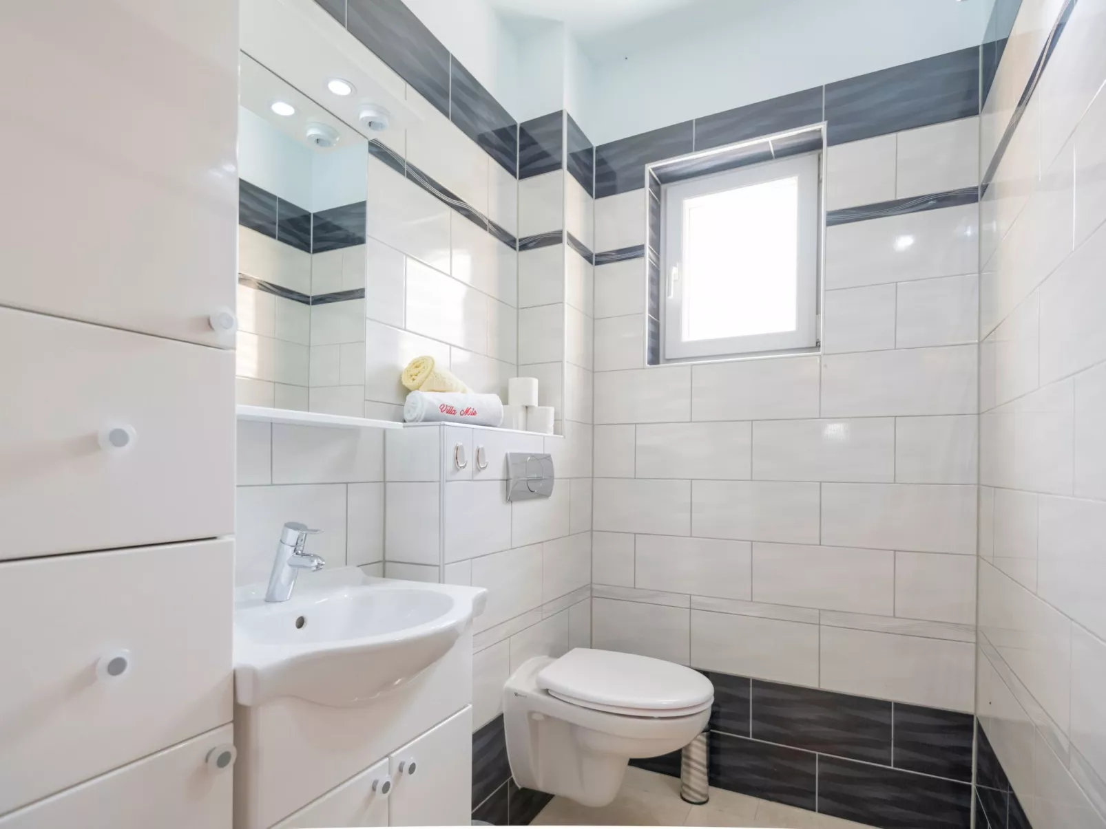 Villa "Mile" mit beheiztem Pool, Grill und Terrasse-Binnen