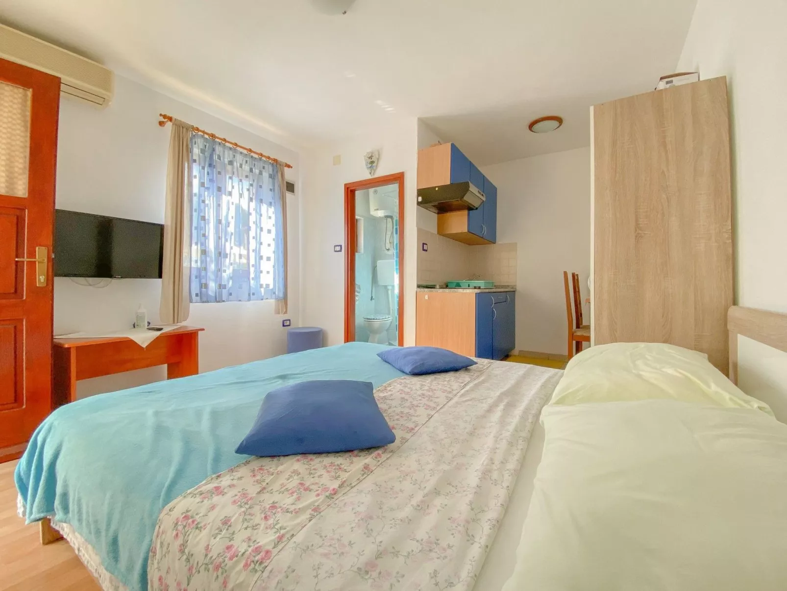 Für 2 Personen ca. 20 m&sup2; in Novigrad, Adriaküste Kroatien (Westküste von I-Image-tags.info