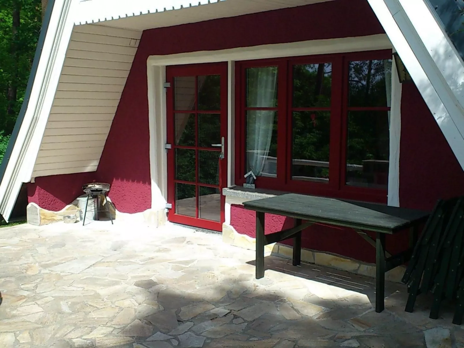 In ruhiger Lage am Waldrand mit Terrasse und großem Grundstück-Buiten