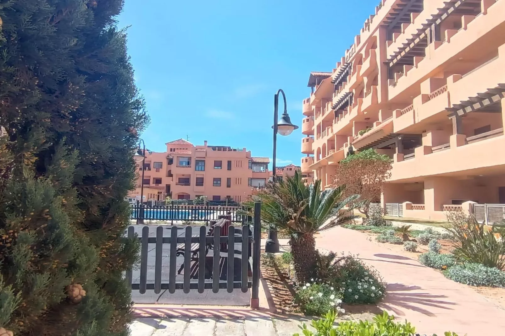 Apartamento 2 habitaciones-Buitenkant zomer