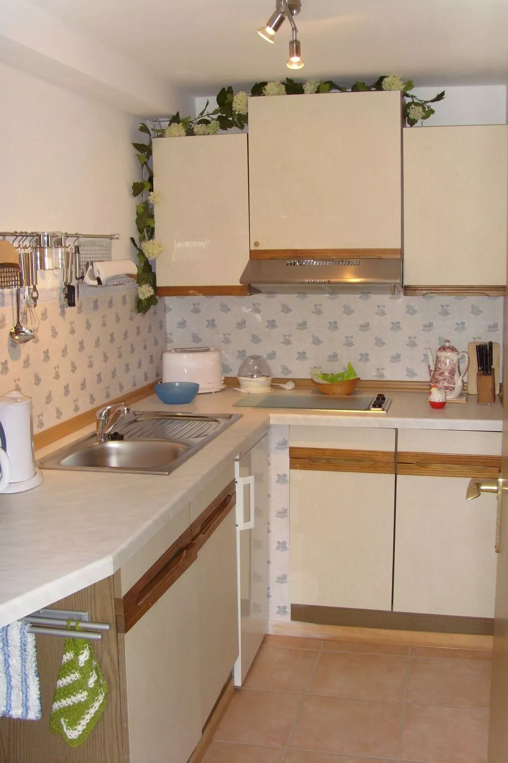 Mit Blick zur Wallfahrtskirche-Binnen