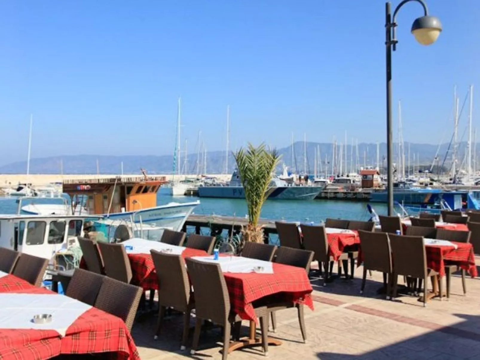 In Polis Chrysochous mit Offenem Kamin-Buiten