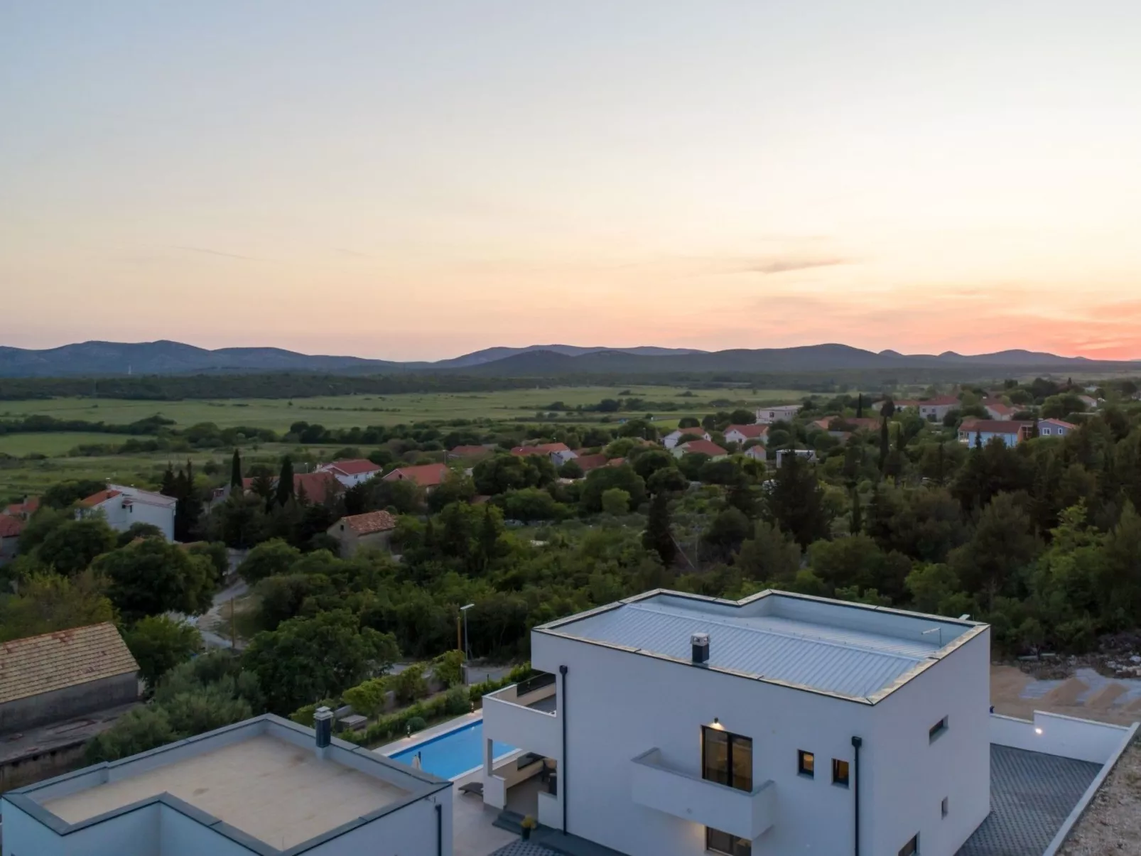 Villa Bura mit Pool und tollem Ausblick-Buiten