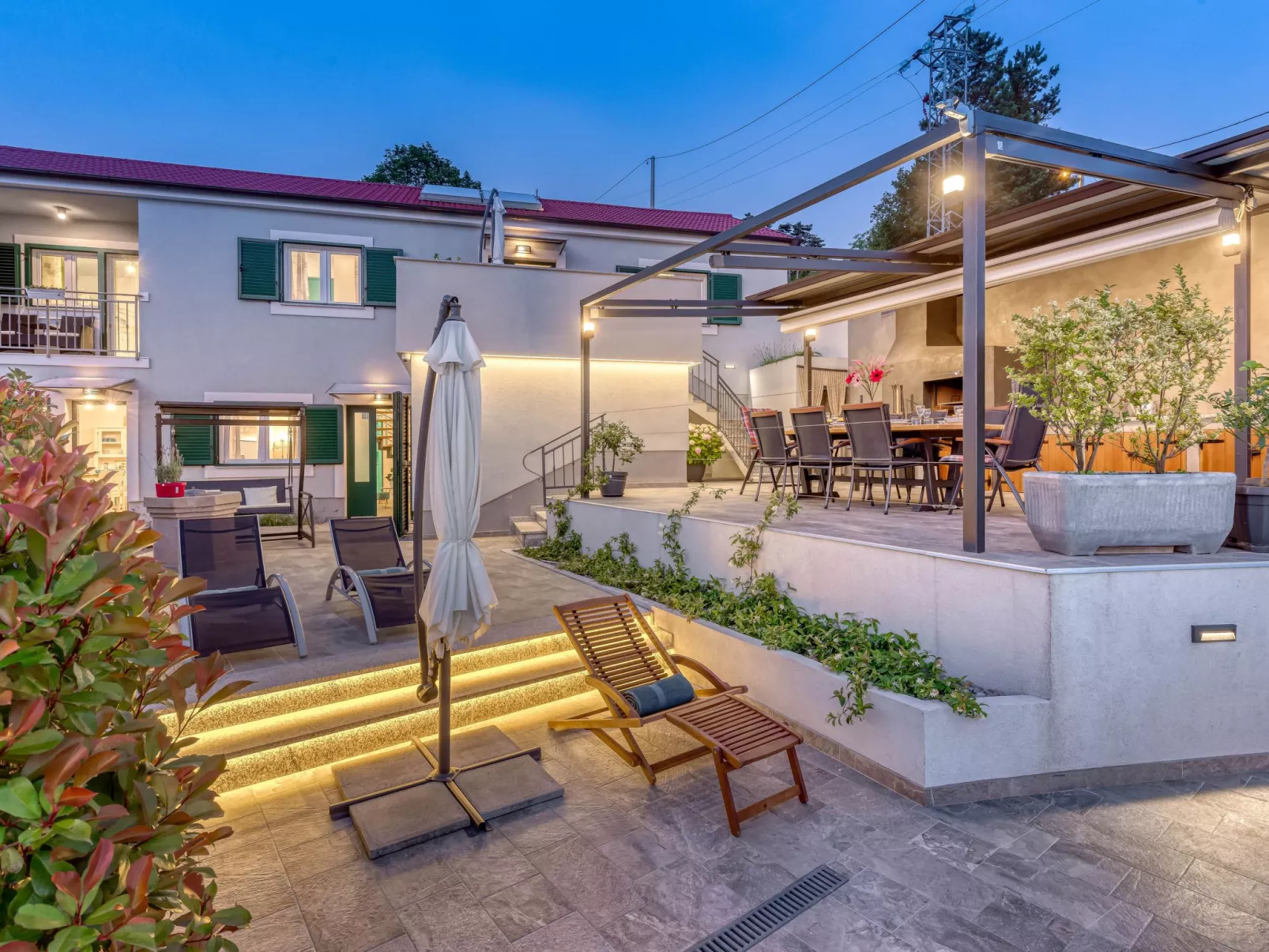 Villa LETICIJA - Luxusvilla mit beheiztem Pool, Sauna, Fitness & Grillplatz in-Buiten