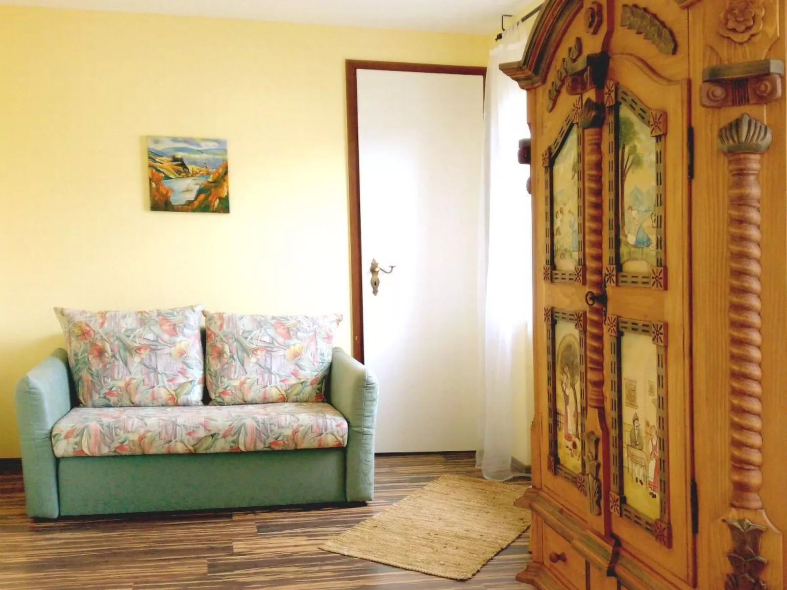 Mit Balkon und Rheinblick-Binnen