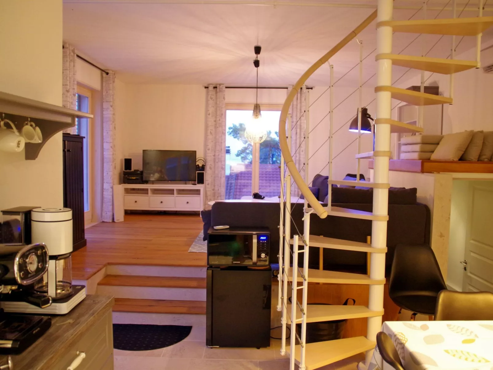 Schönes Ferienhaus mit privatem Pool-Binnen