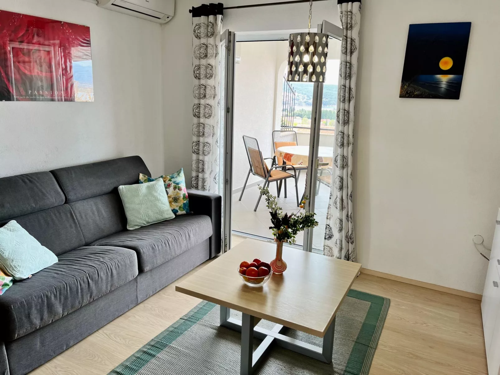 Stela in Karin Gornji-Binnen