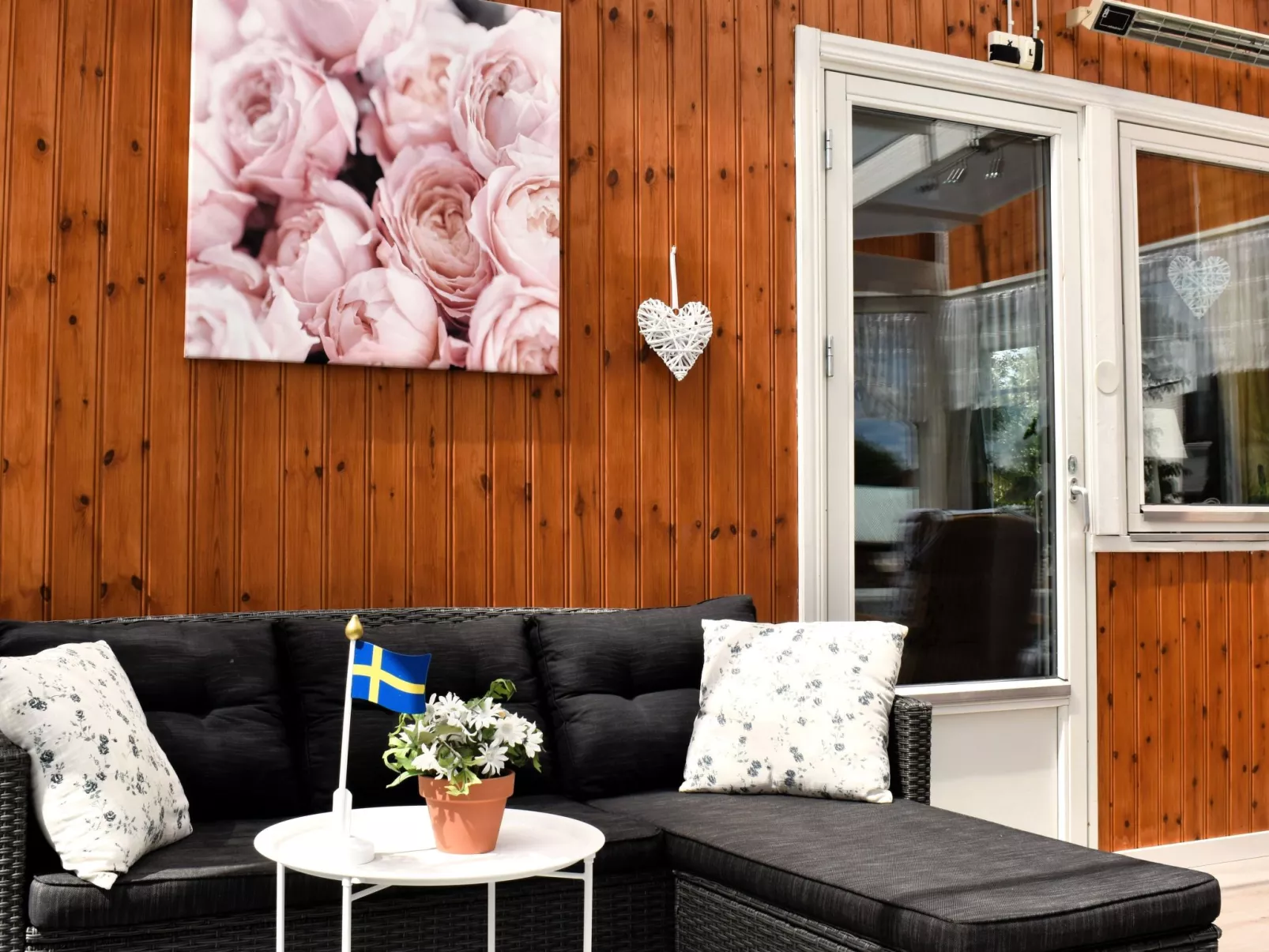 Typisch schwedisches Ferienhaus mit Garten-Binnen