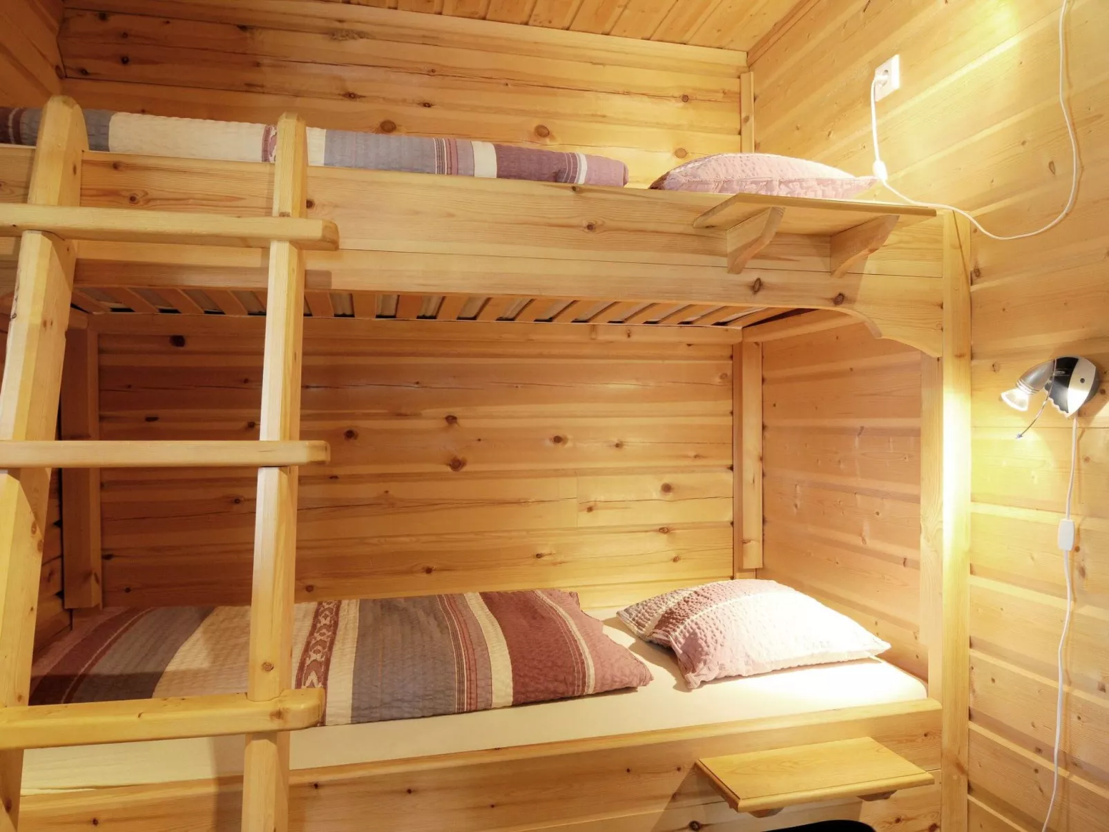 Gemütliches Blockhaus mit Kamin im Oviksfjäll-Binnen