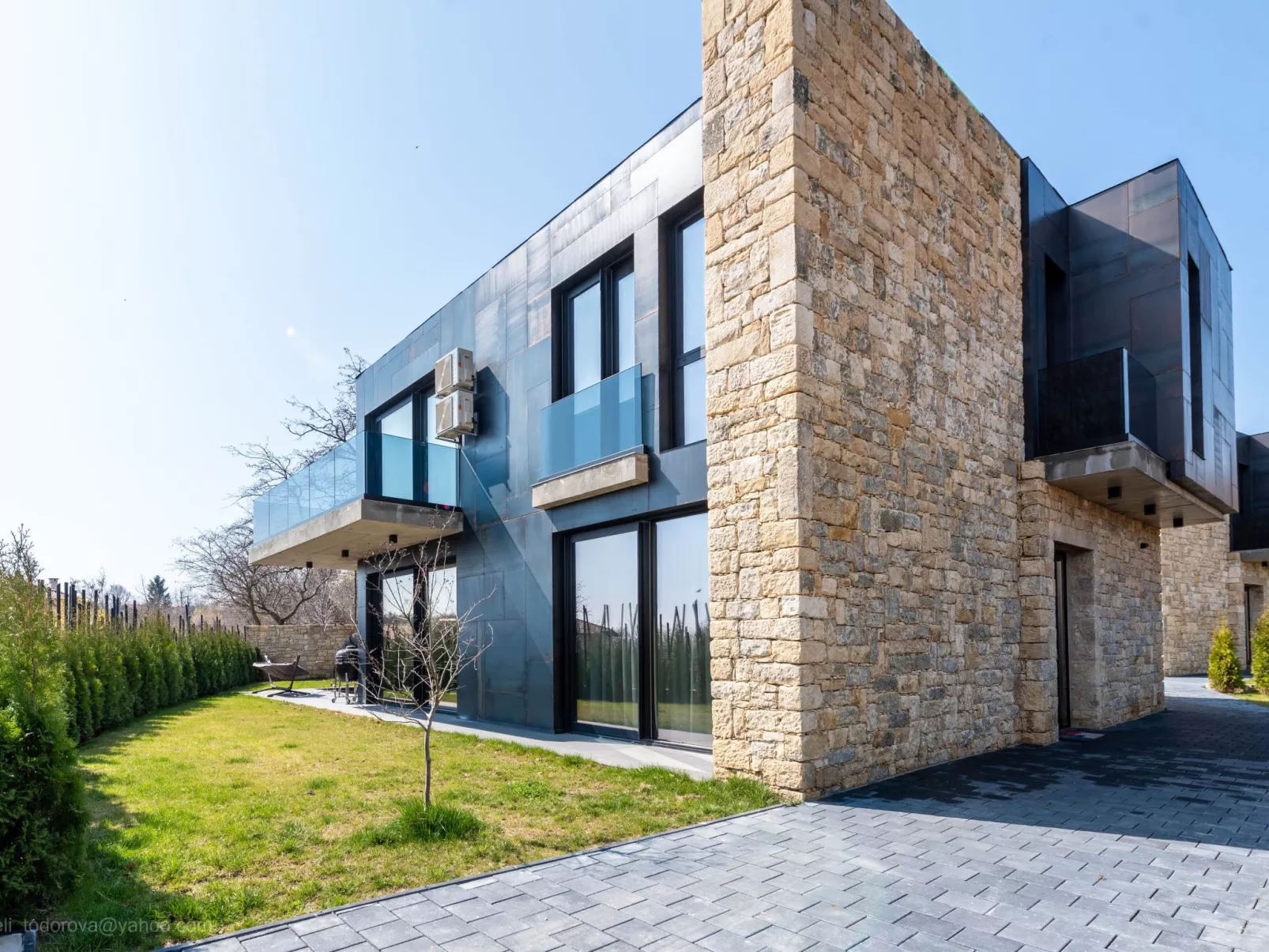 Exklusive Villa mit Swimmingpool und Whirlpool-Buiten