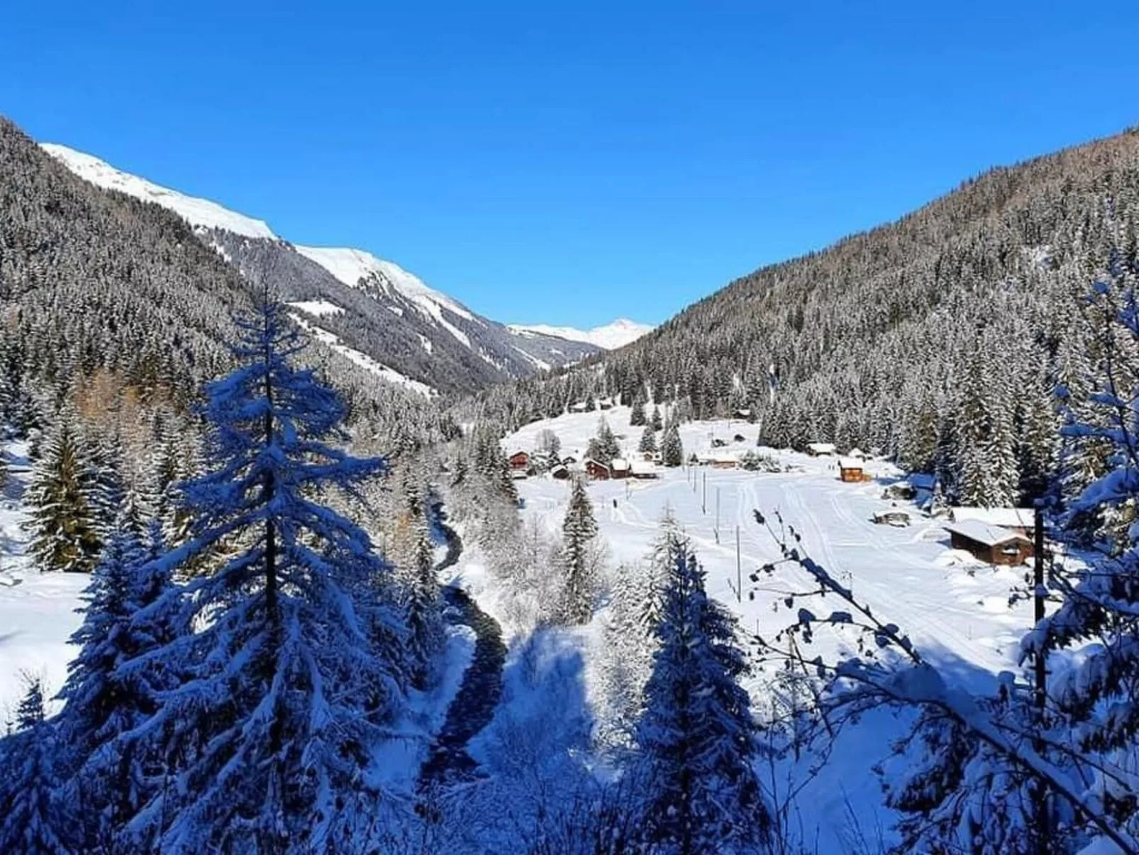 Chalet Les Dix Sens-Buiten